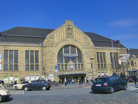 Und es gibt sie doch... Der Bahnhof in Bielefeld